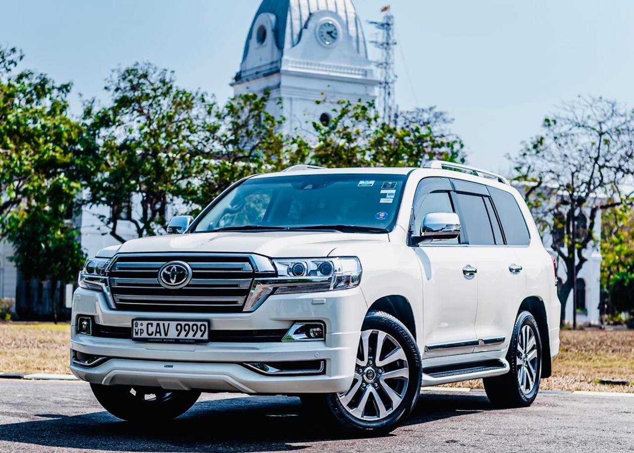 Toyota Land Cruiser Sahara V8 ZX Highest Spec 2016