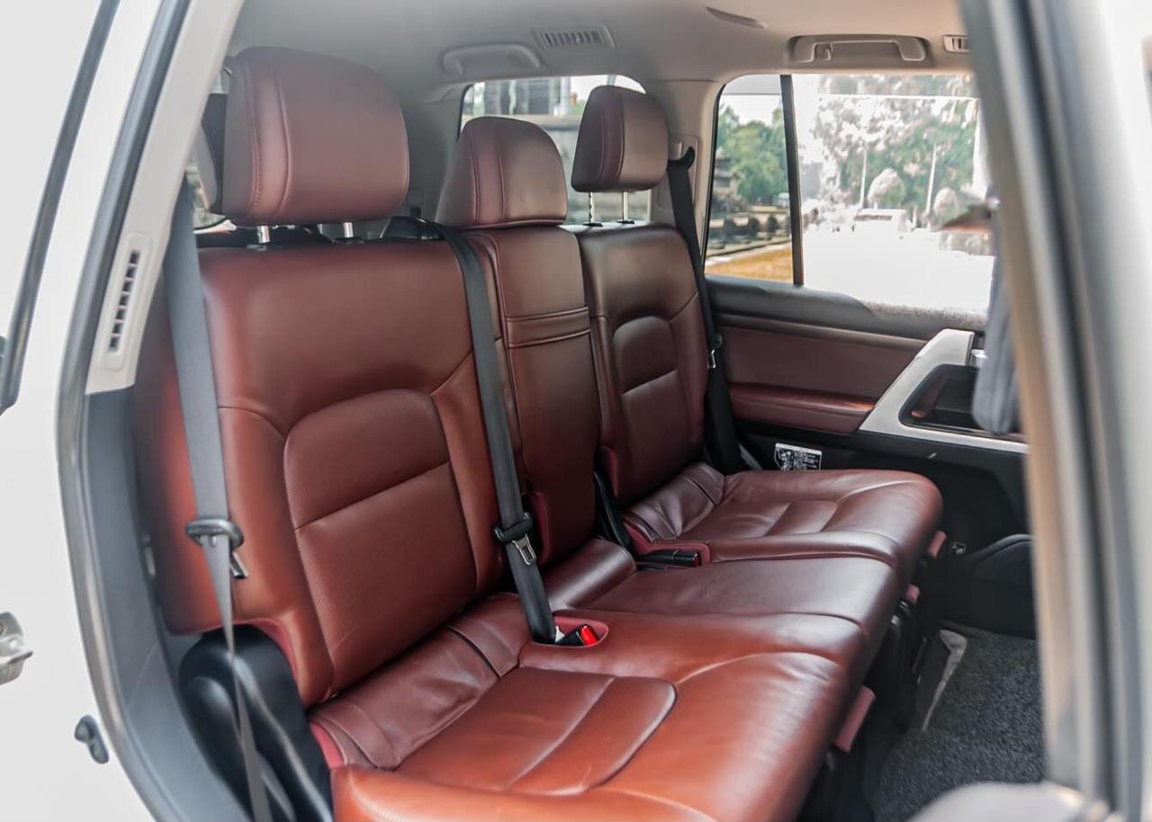 Toyota Land Cruiser Sahara V8 ZX Highest Spec 2016