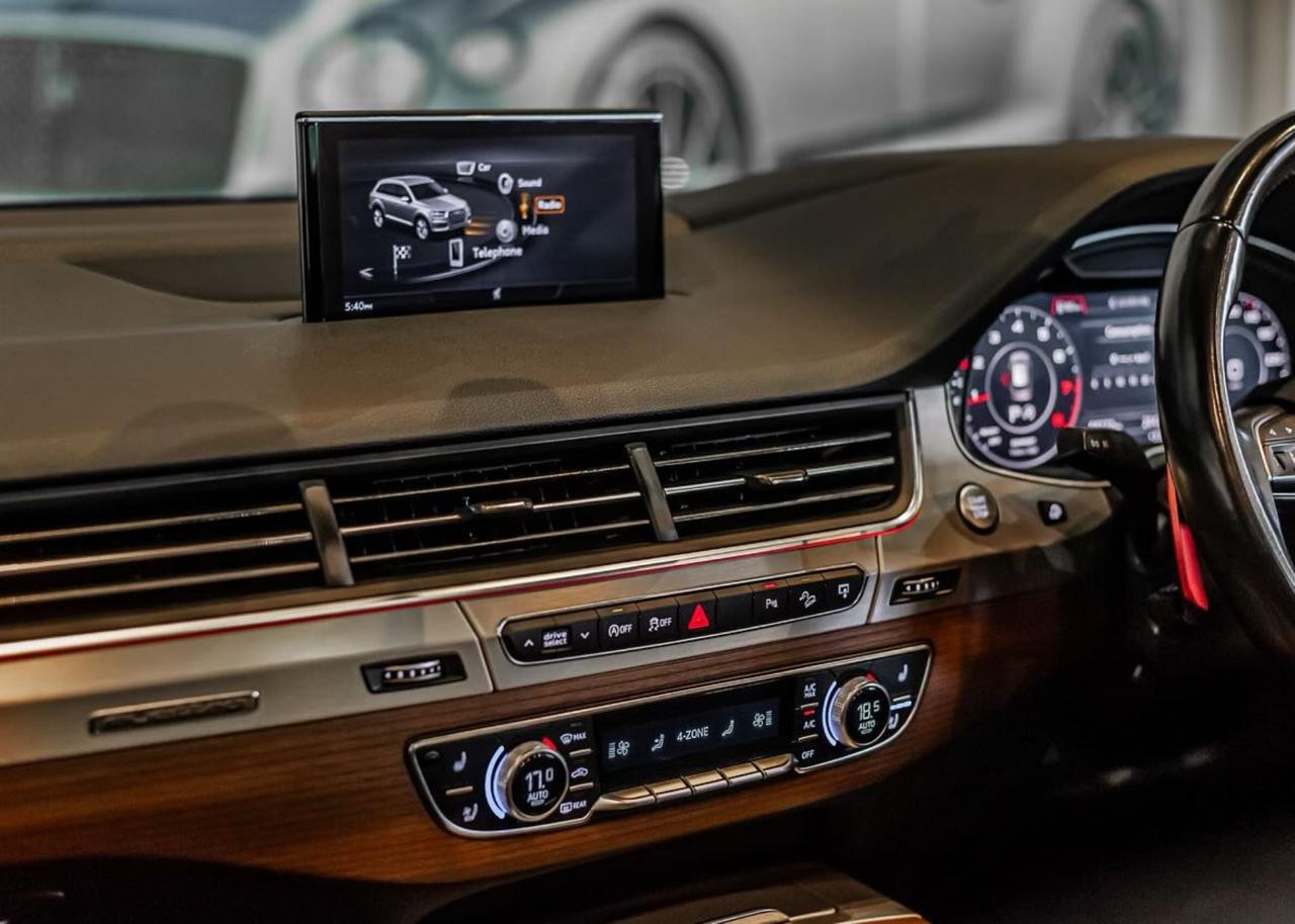 Mercedes Benz C200 AMG Premium Plus 2019