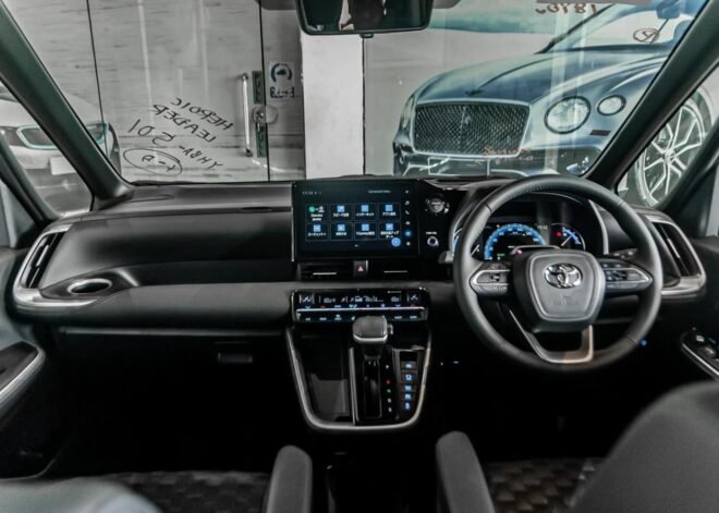 Toyota Voxy SZ Hybrid Brand New 2025