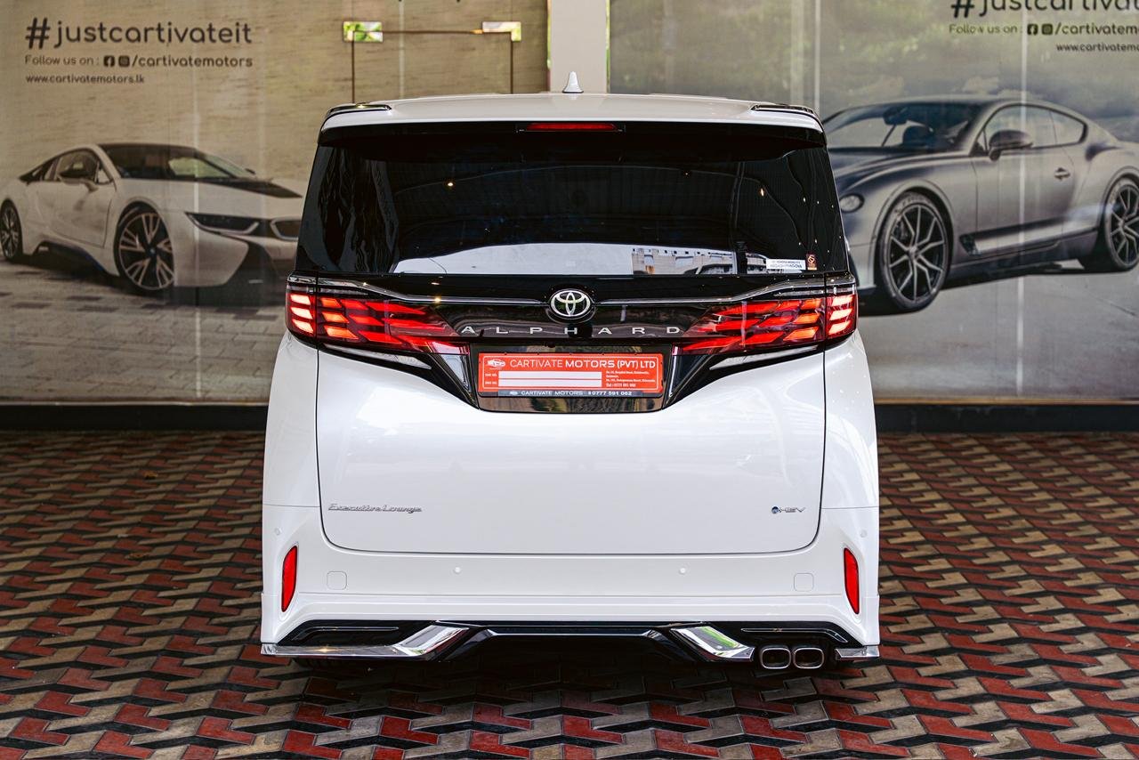 Toyota Alphard Executive Lounge 2024