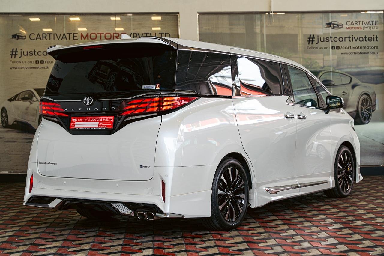 Toyota Alphard Executive Lounge 2024