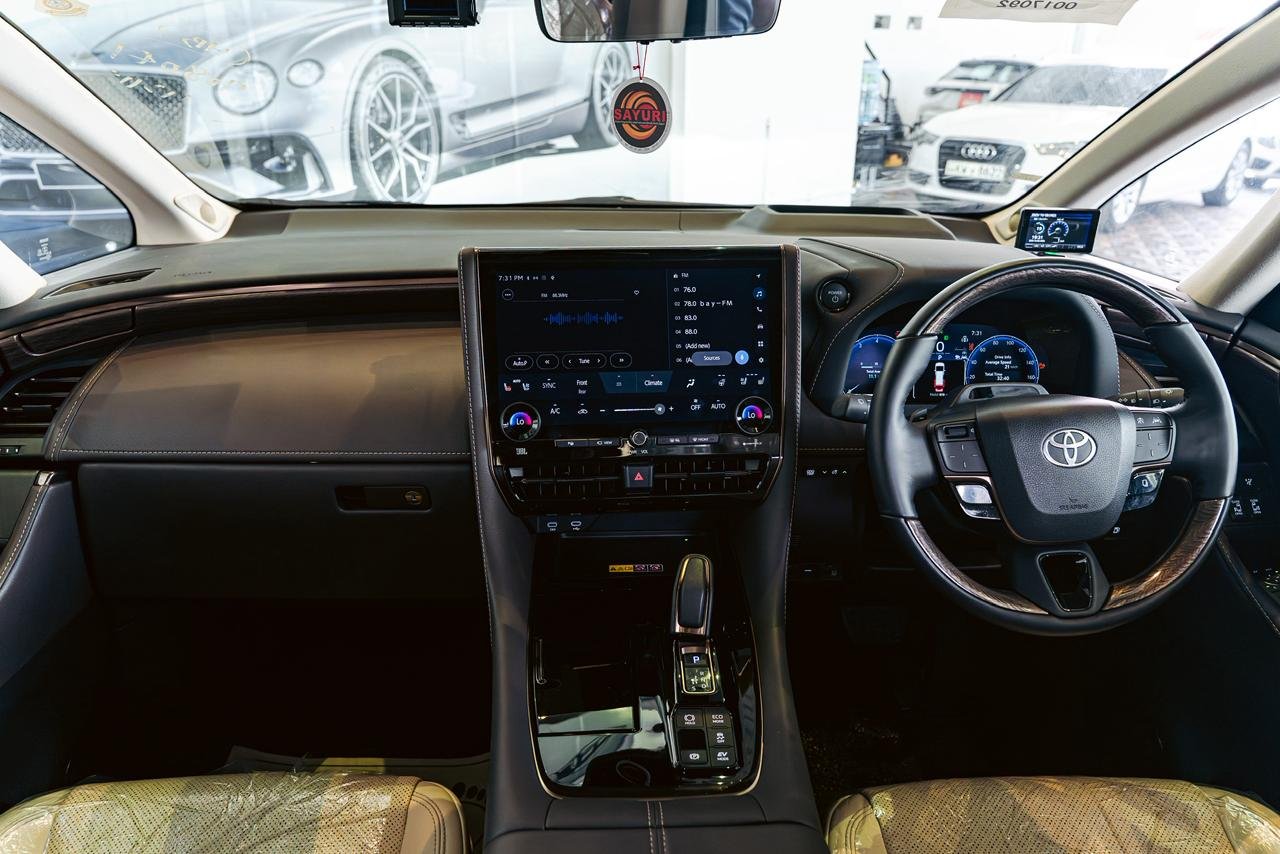 Toyota Alphard Executive Lounge 2024