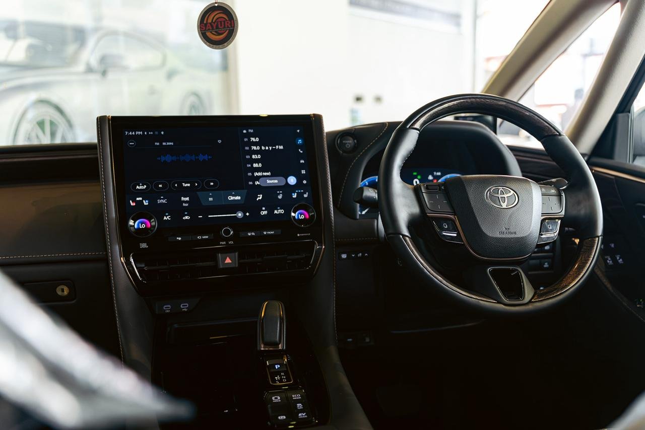 Toyota Alphard Executive Lounge 2024