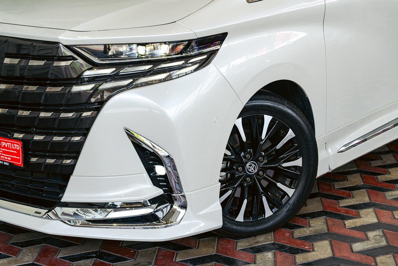 Toyota Alphard Executive Lounge 2024