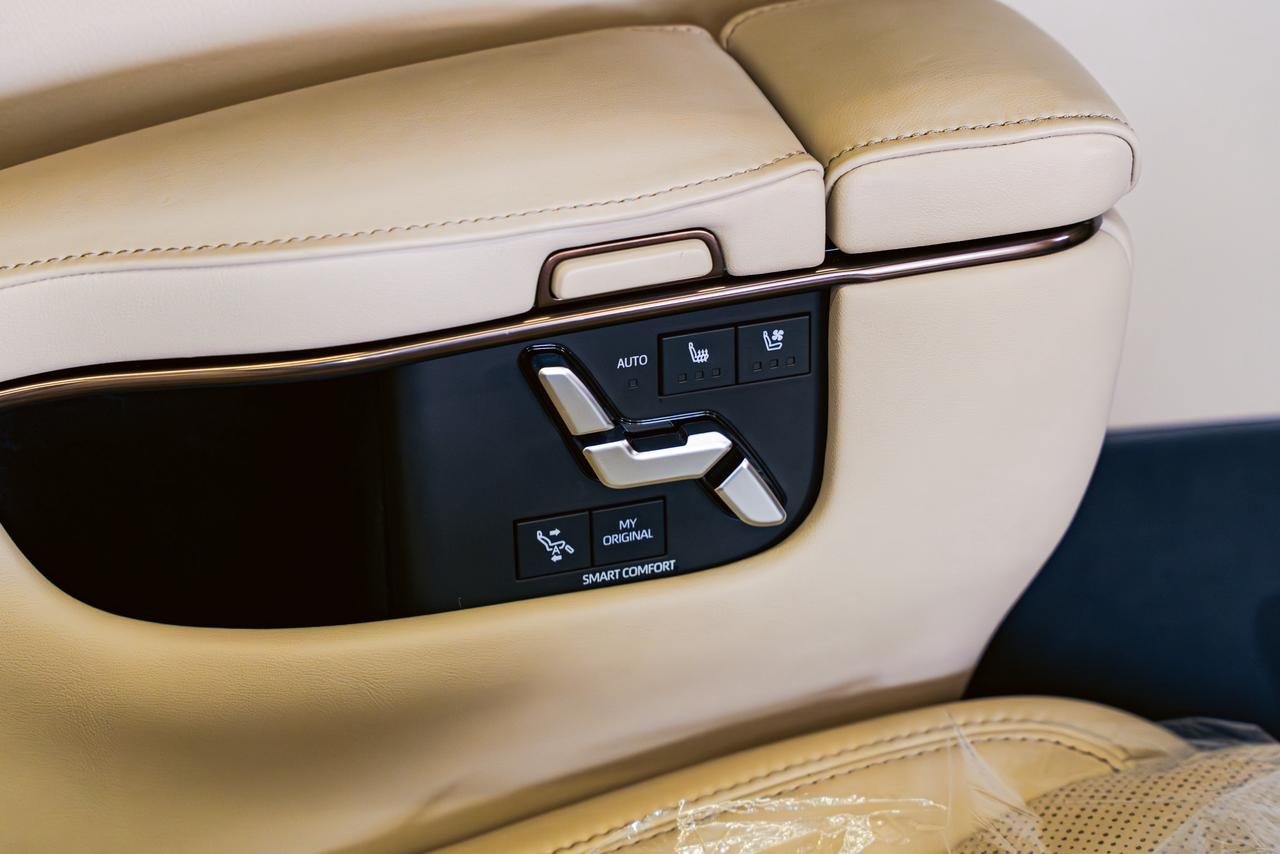 Toyota Alphard Executive Lounge 2024