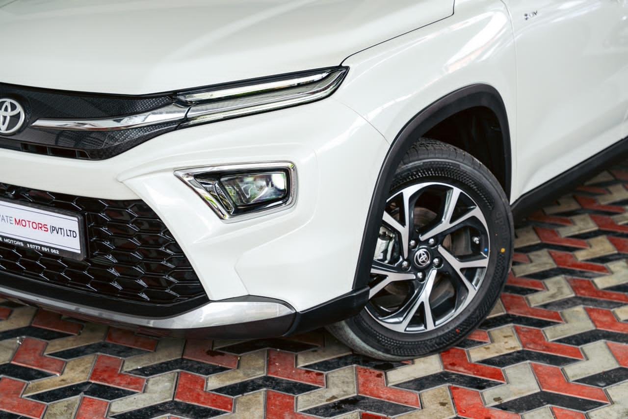 Toyota Urban Cruiser Hyryder V Brand New 2025 White