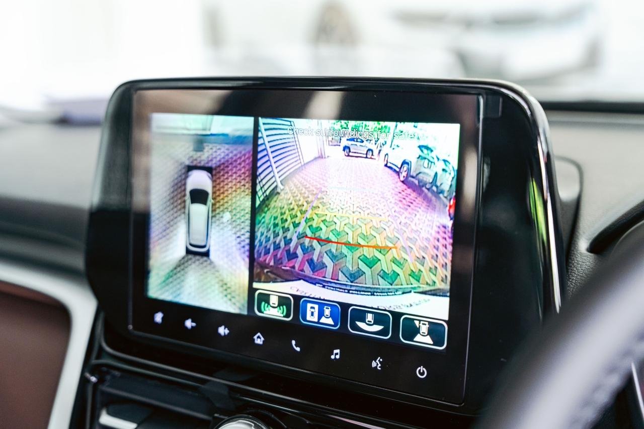 Toyota Urban Cruiser Hyryder V Brand New 2025 White