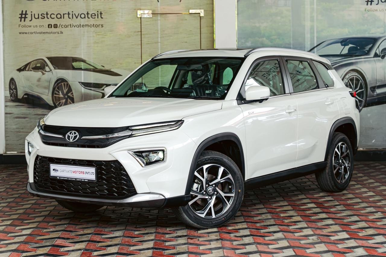 Toyota Urban Cruiser Hyryder V Highest Brand New 2025 White