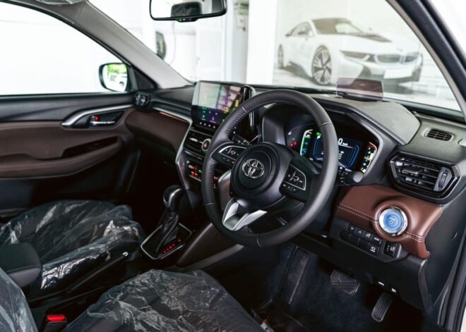 Toyota Urban Cruiser Hyryder V Brand New 2025 White