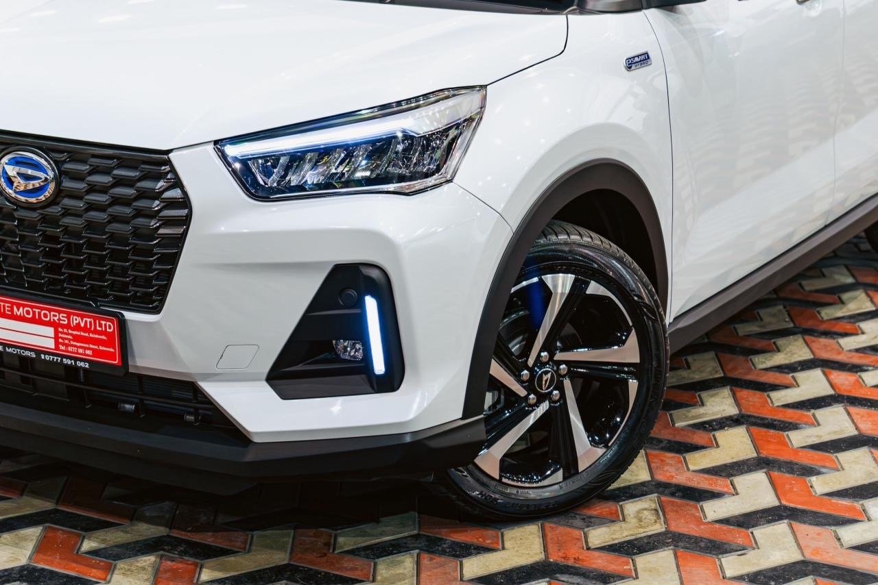 Daihatsu Rocky Premium G Hybrid 2025