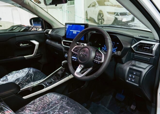 Daihatsu Rocky Premium G Hybrid 2025