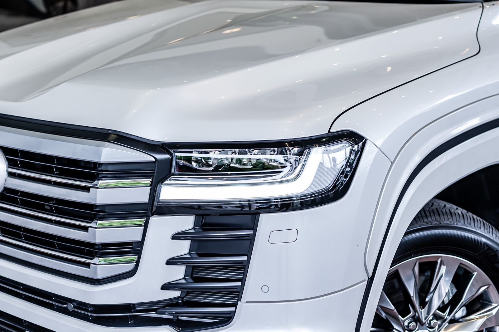 Toyota Land Cruiser Sahara ZX LC300 Full Spec 2024