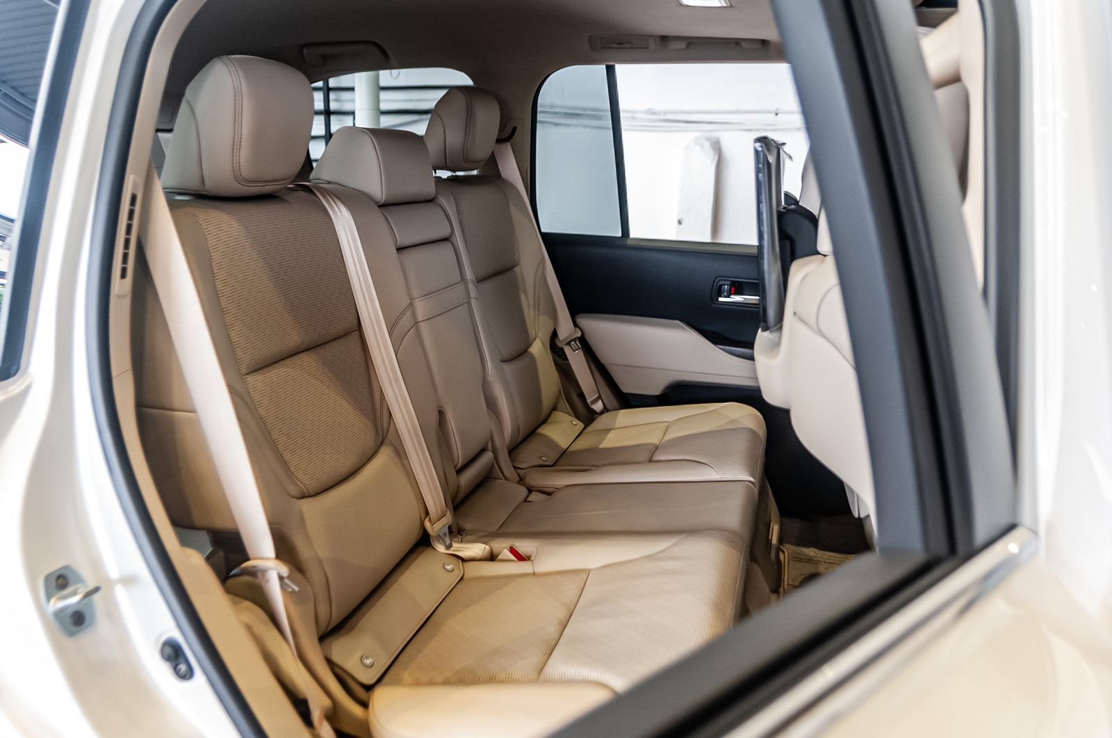 Toyota Land Cruiser Sahara ZX LC300 Full Spec 2024