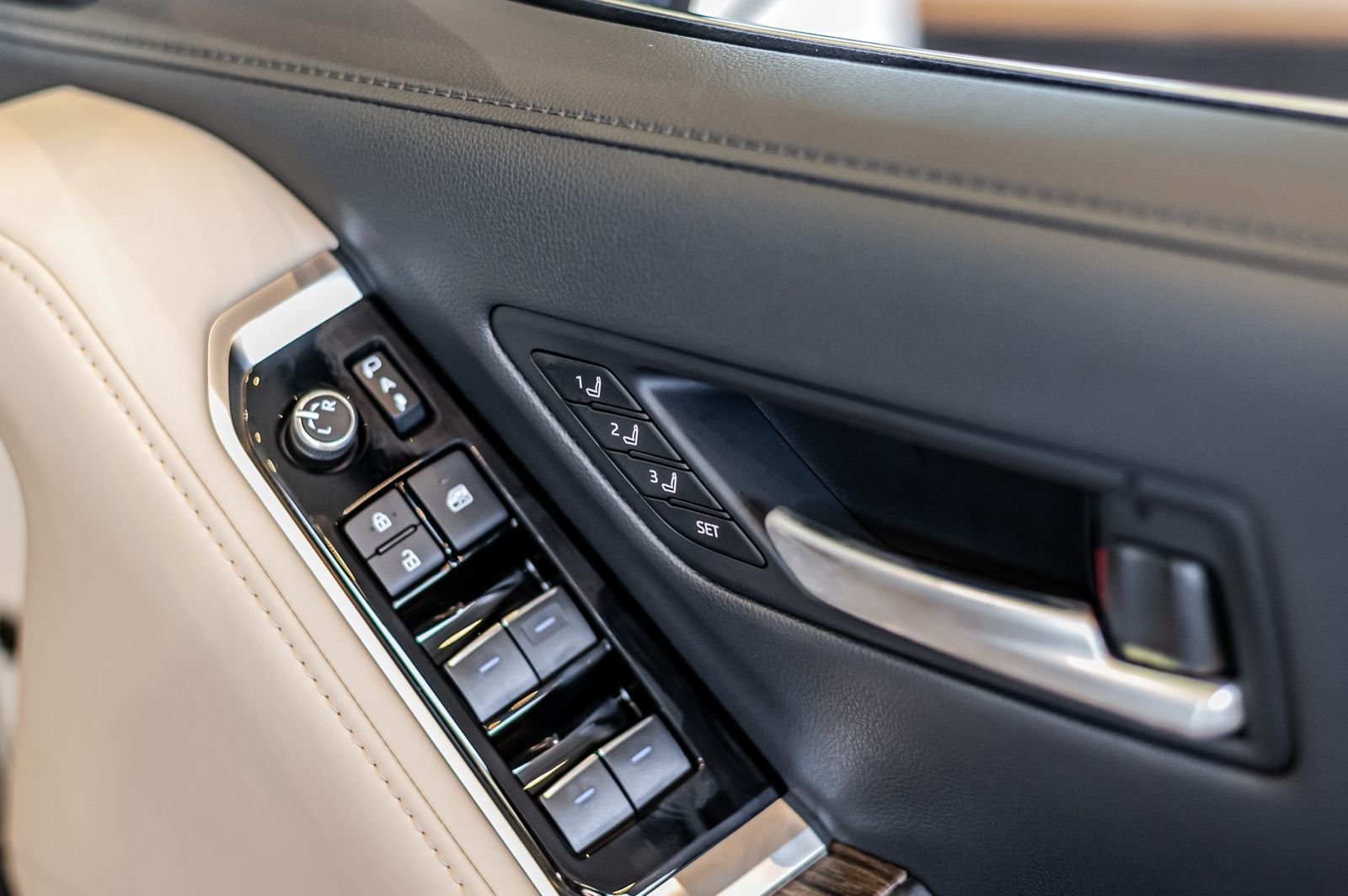 Toyota Land Cruiser Sahara ZX LC300 Full Spec 2024