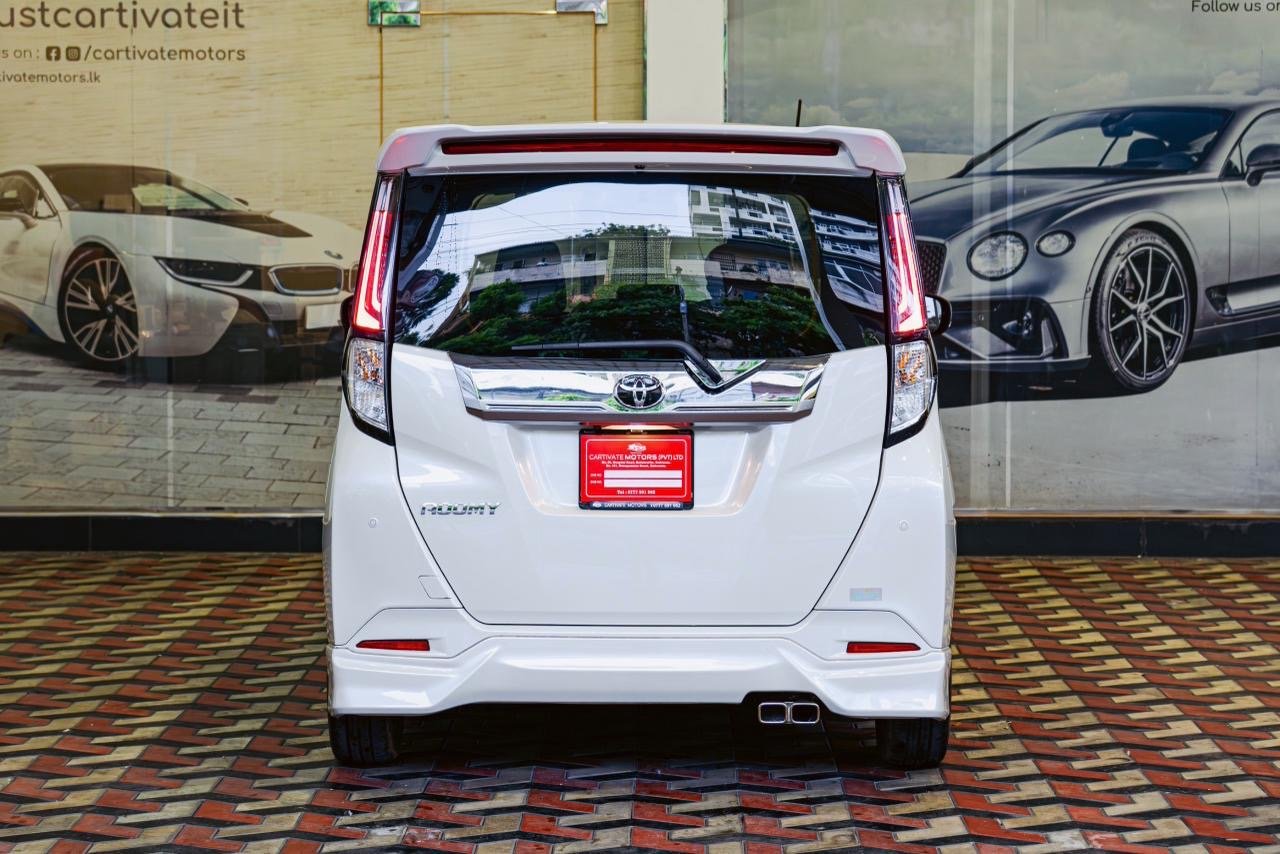 Toyota Roomy Custom GT Turbo 2023