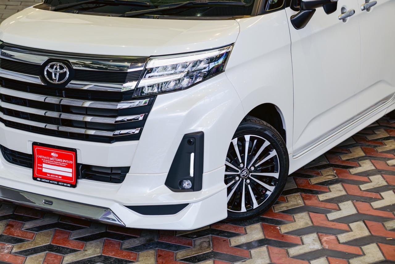 Toyota Roomy Custom GT Turbo 2023