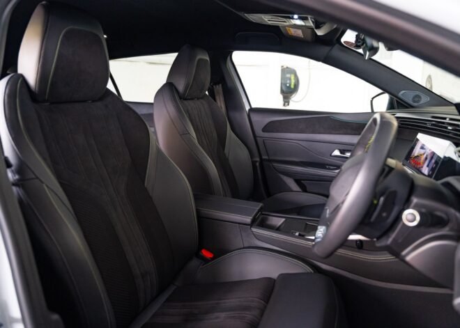 Peugeot 408 GT Line Fastback 2023 White