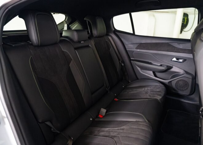 Peugeot 408 GT Line Fastback 2023 White