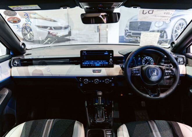 Honda Vezel Z Play Moonroof 2025