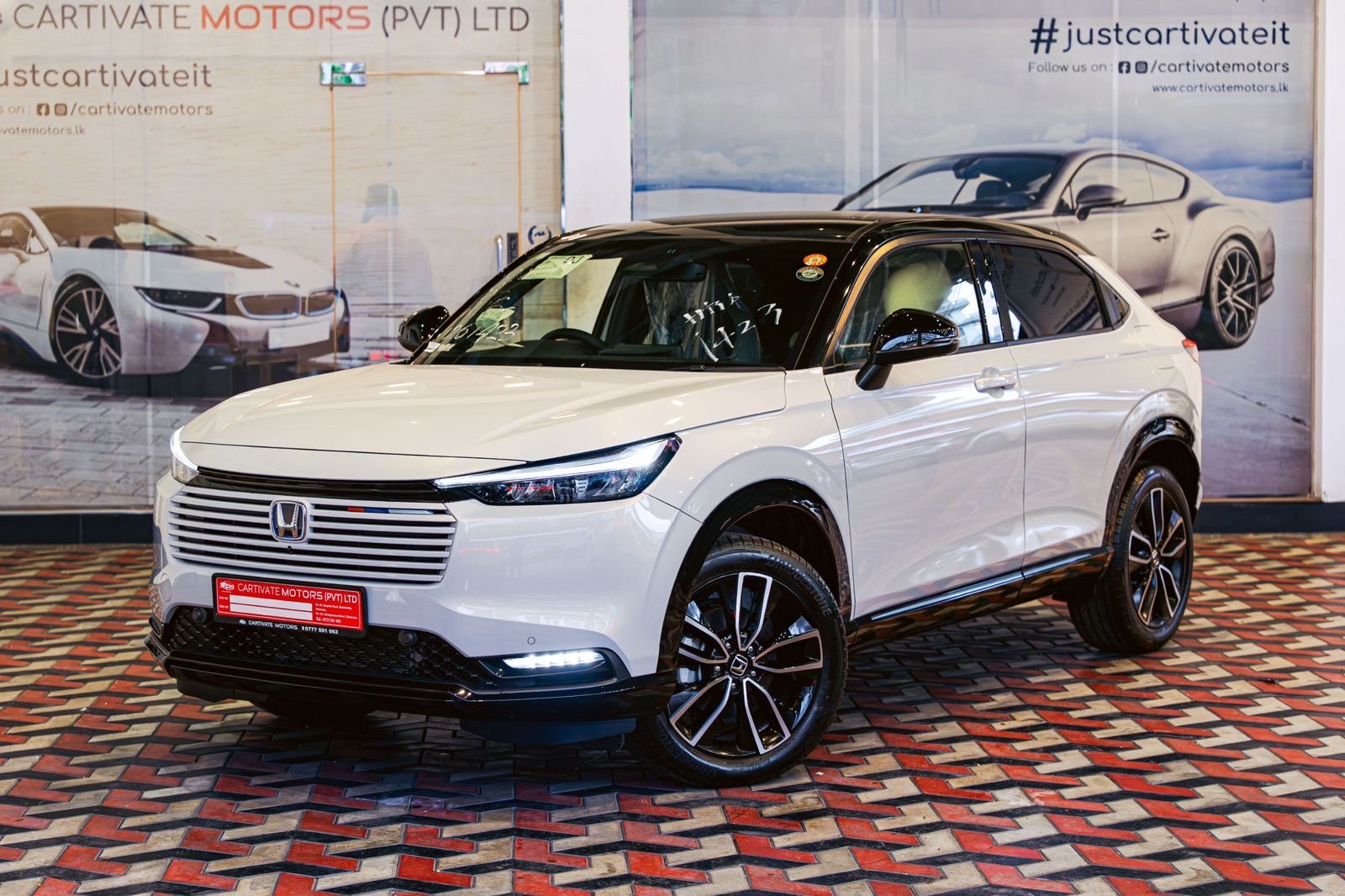 Honda Vezel Z Play Moonroof 2025