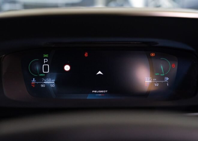 Peugeot 408 GT Line Fastback 2023 White