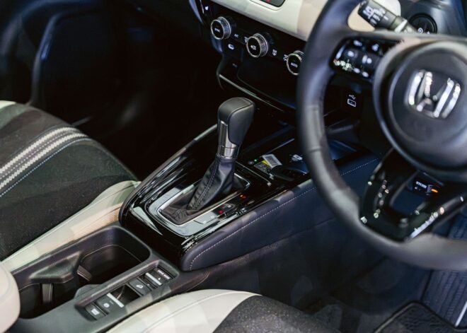 Honda Vezel Z Play Moonroof 2025