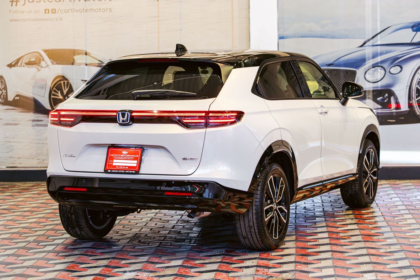 Honda Vezel Z Play Moonroof 2025