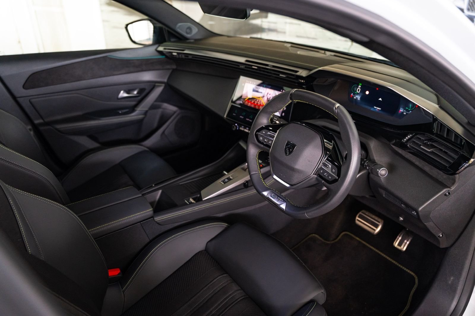 Peugeot 408 GT Line Fastback 2023 White