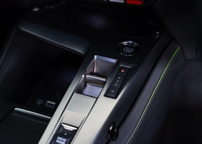 Peugeot 408 GT Line Fastback 2023 White