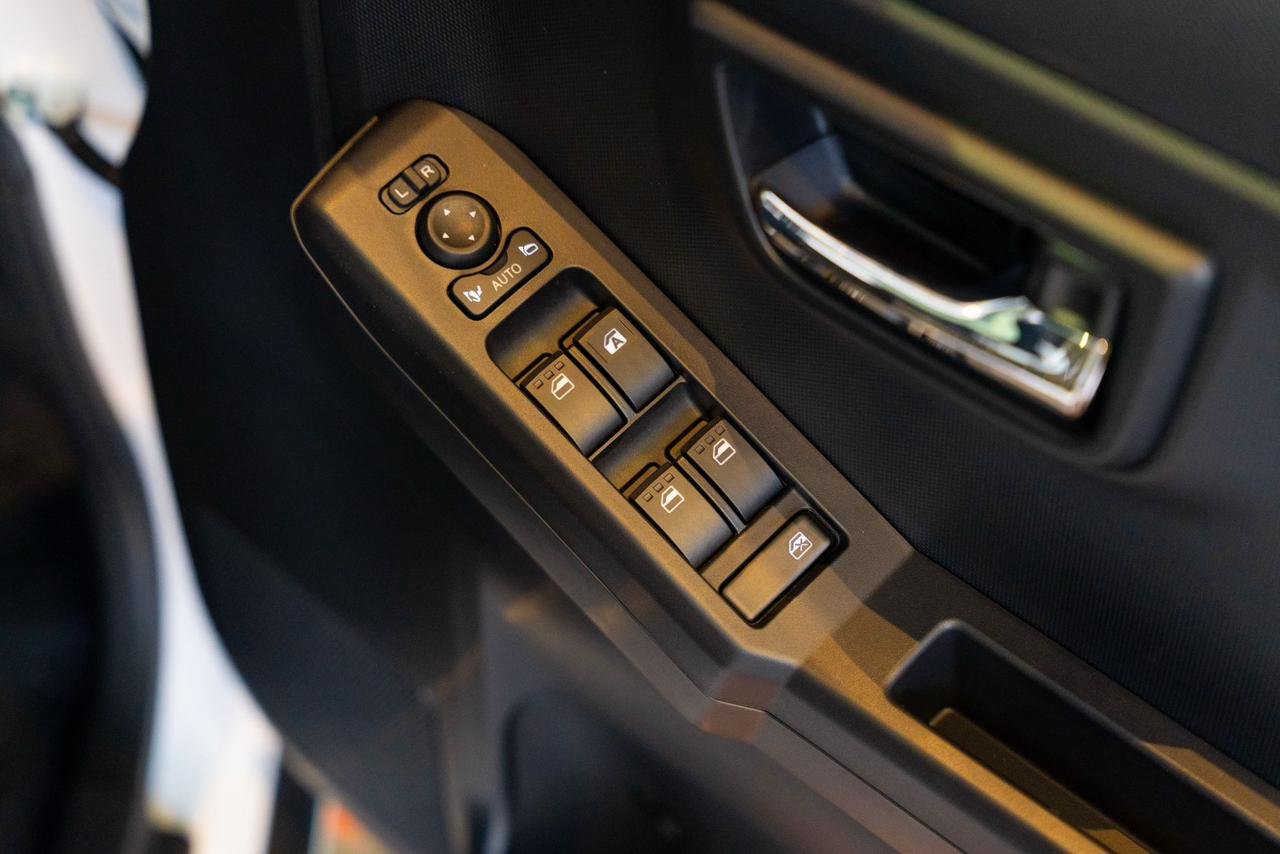 Daihatsu Taft GDark Chrome Venture 2025