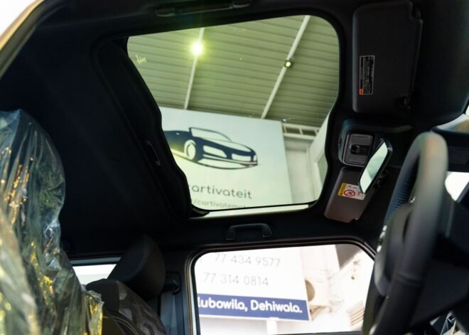 Daihatsu Taft GDark Chrome Venture 2025