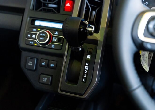 Daihatsu Taft GDark Chrome Venture 2025