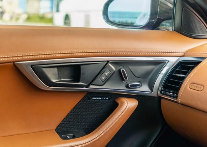 Jaguar F-Type P300 2018