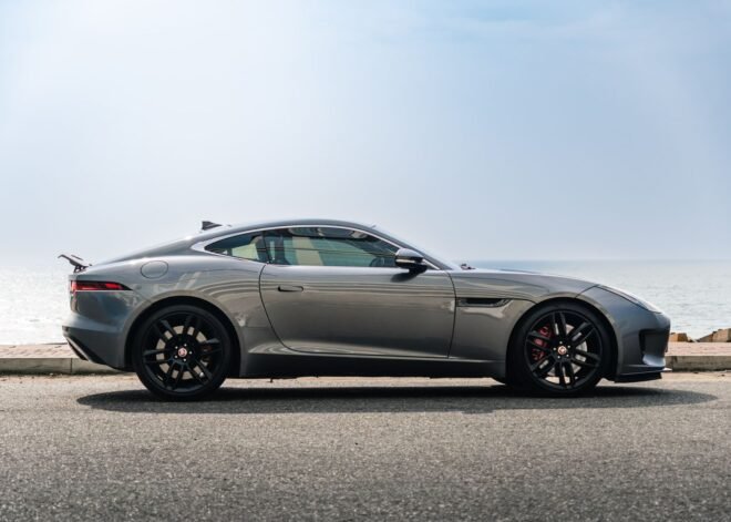 Jaguar F-Type P300 2018