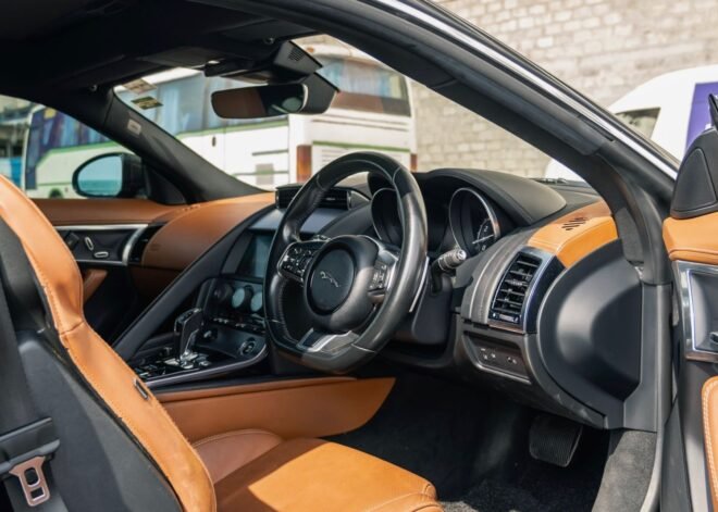 Jaguar F-Type P300 2018