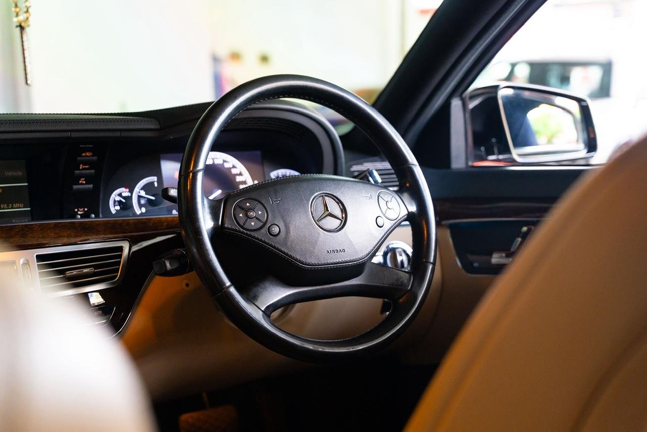 Mercedes Benz S300 Long Wheel Base 2011