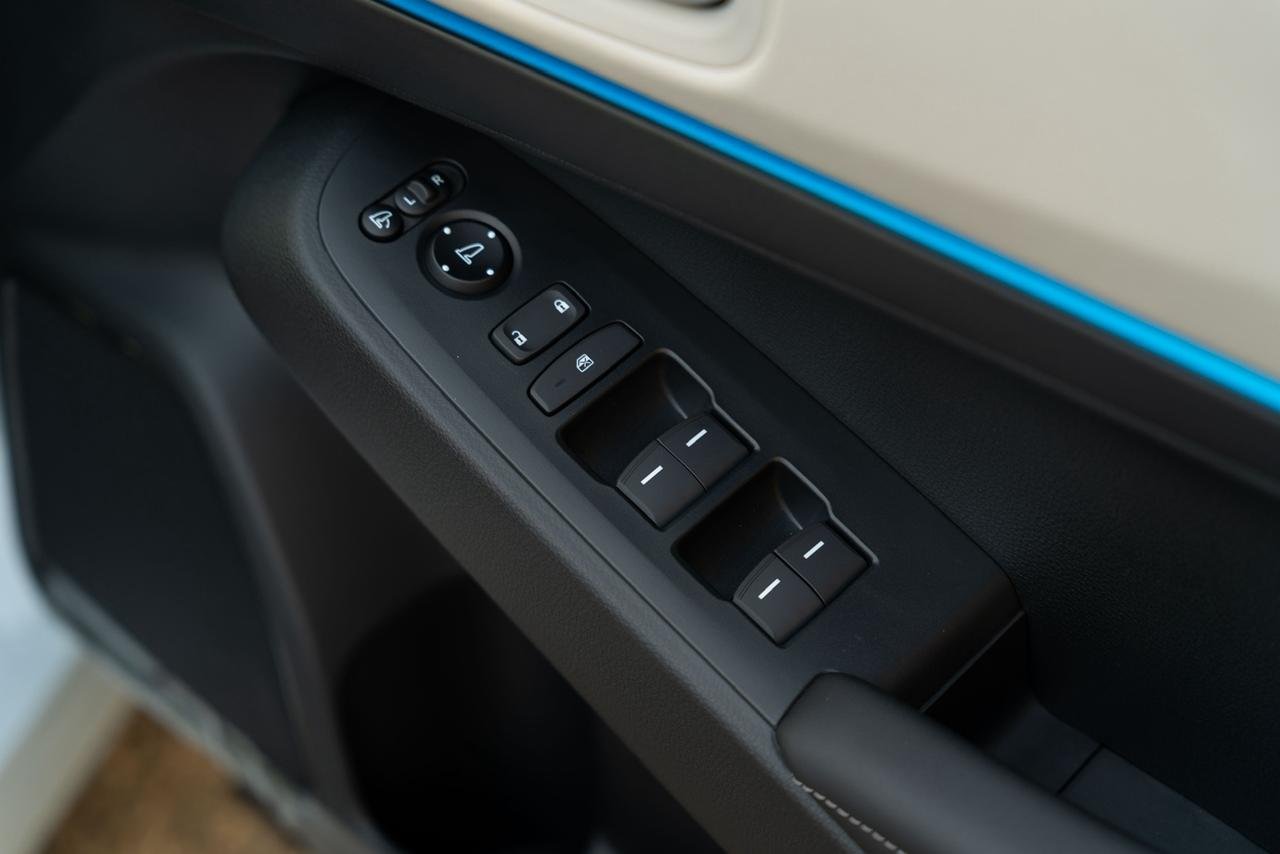 Honda Vezel Z play moonroof 2025