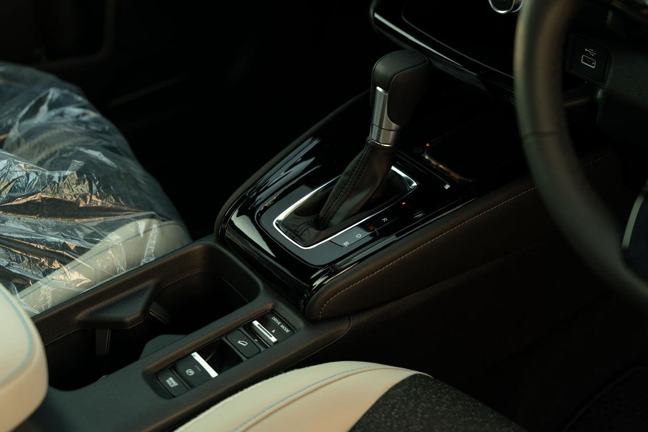 Honda Vezel Z play moonroof 2025