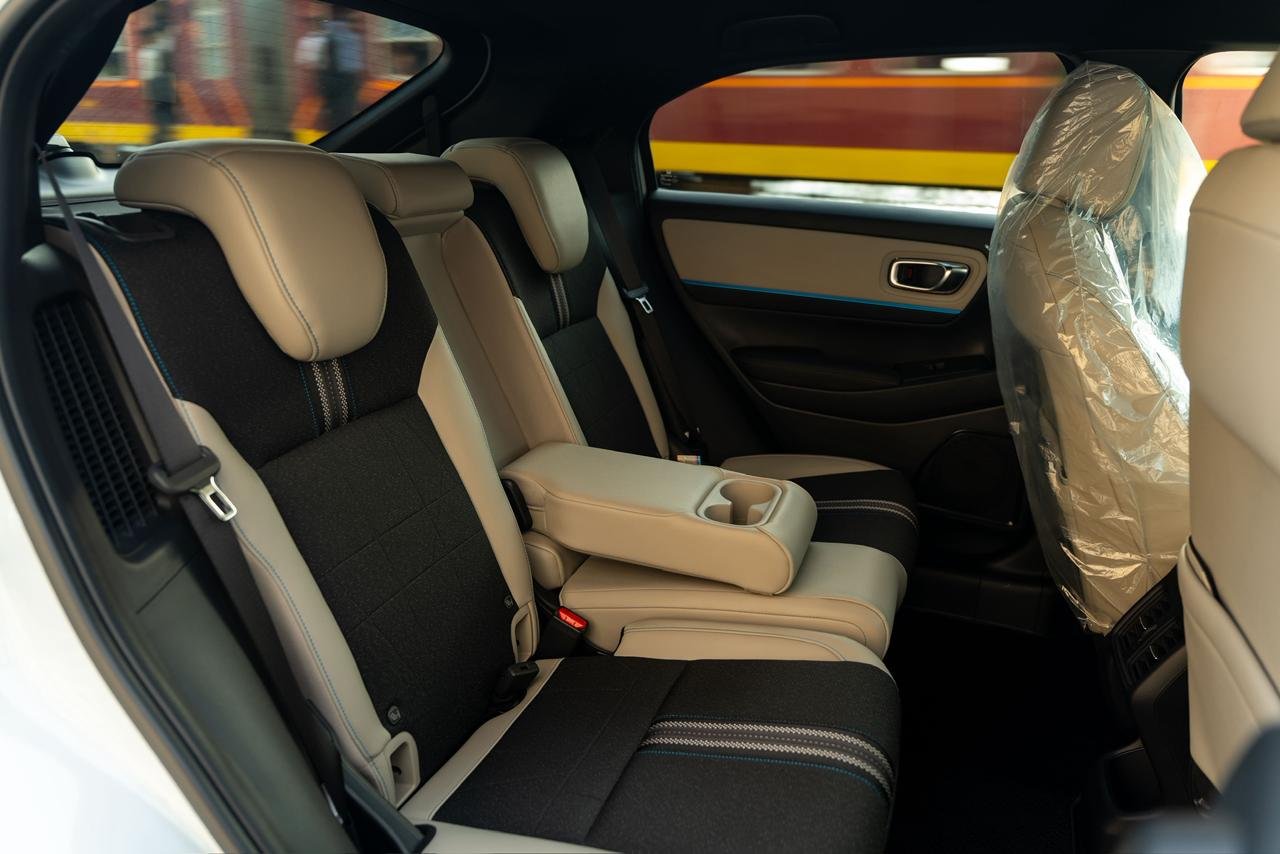 Honda Vezel Z play moonroof 2025