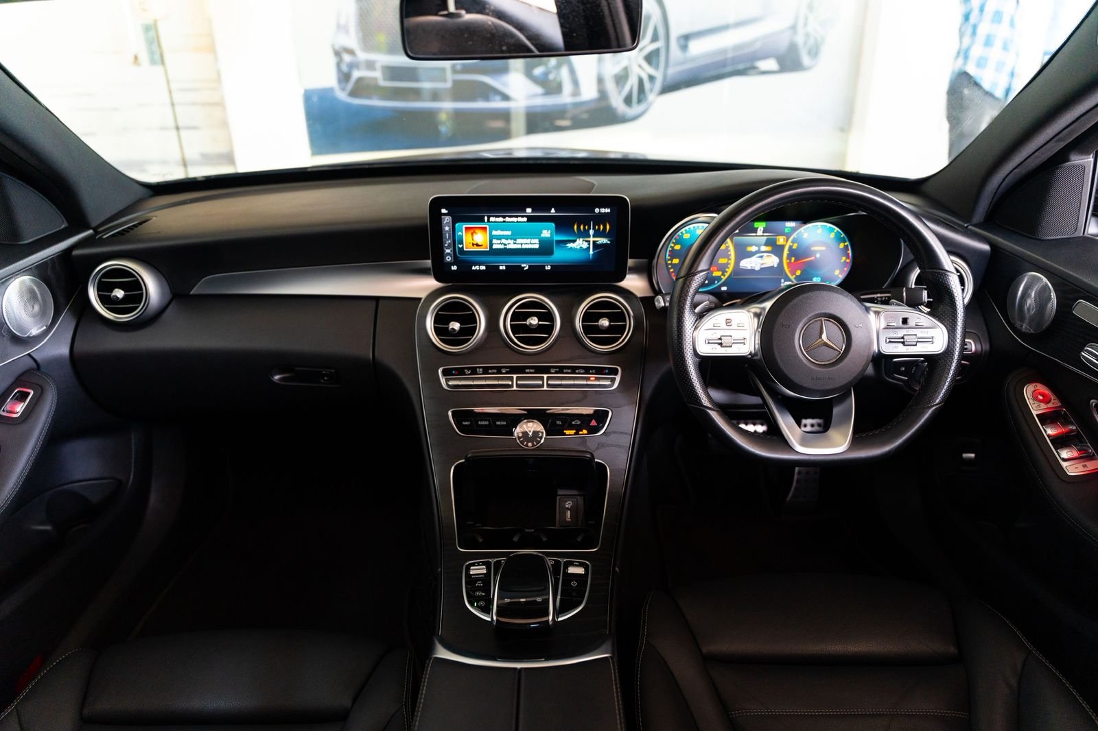 Mercedes Benz C200 AMGLine Premium Plus 2019