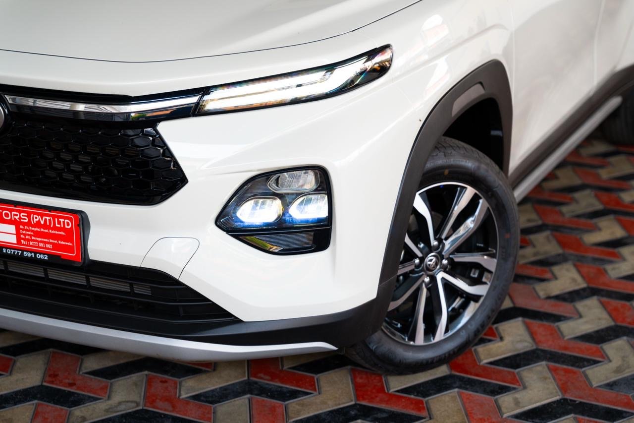 Toyota Taisor V Grade 2026 White and Black Top