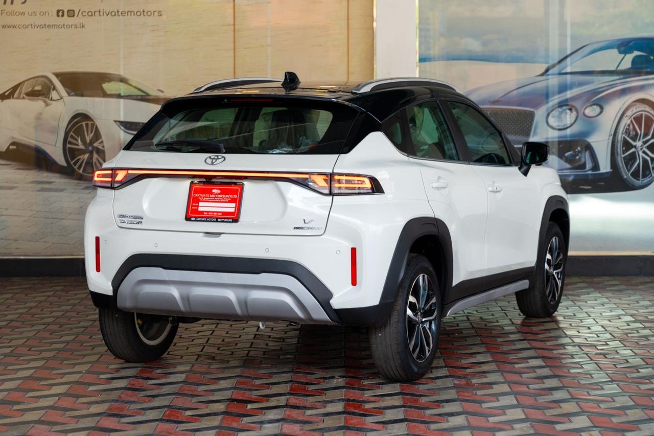 Toyota Taisor V Grade 2026 White and Black Top