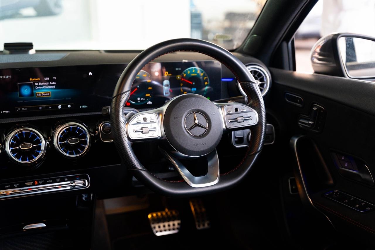 Mercedes Benz A 250 E AMG Line 2023