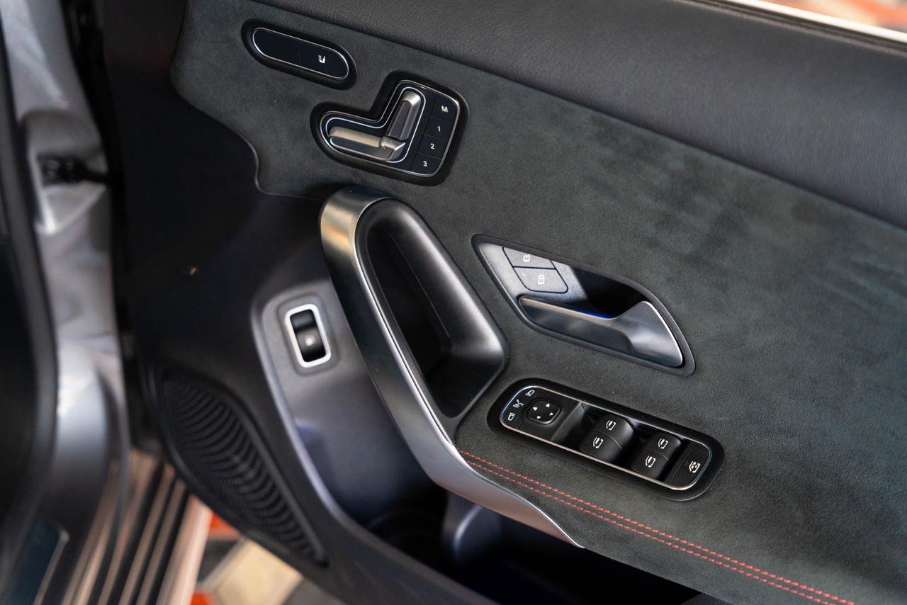 Mercedes Benz A 250 E AMG Line 2023