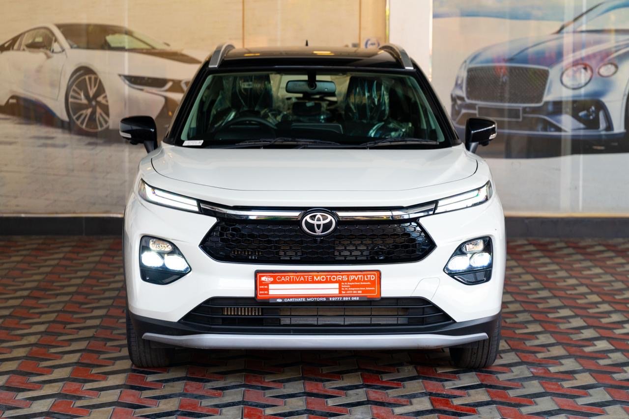 Toyota Taisor V Grade 2026 White and Black Top