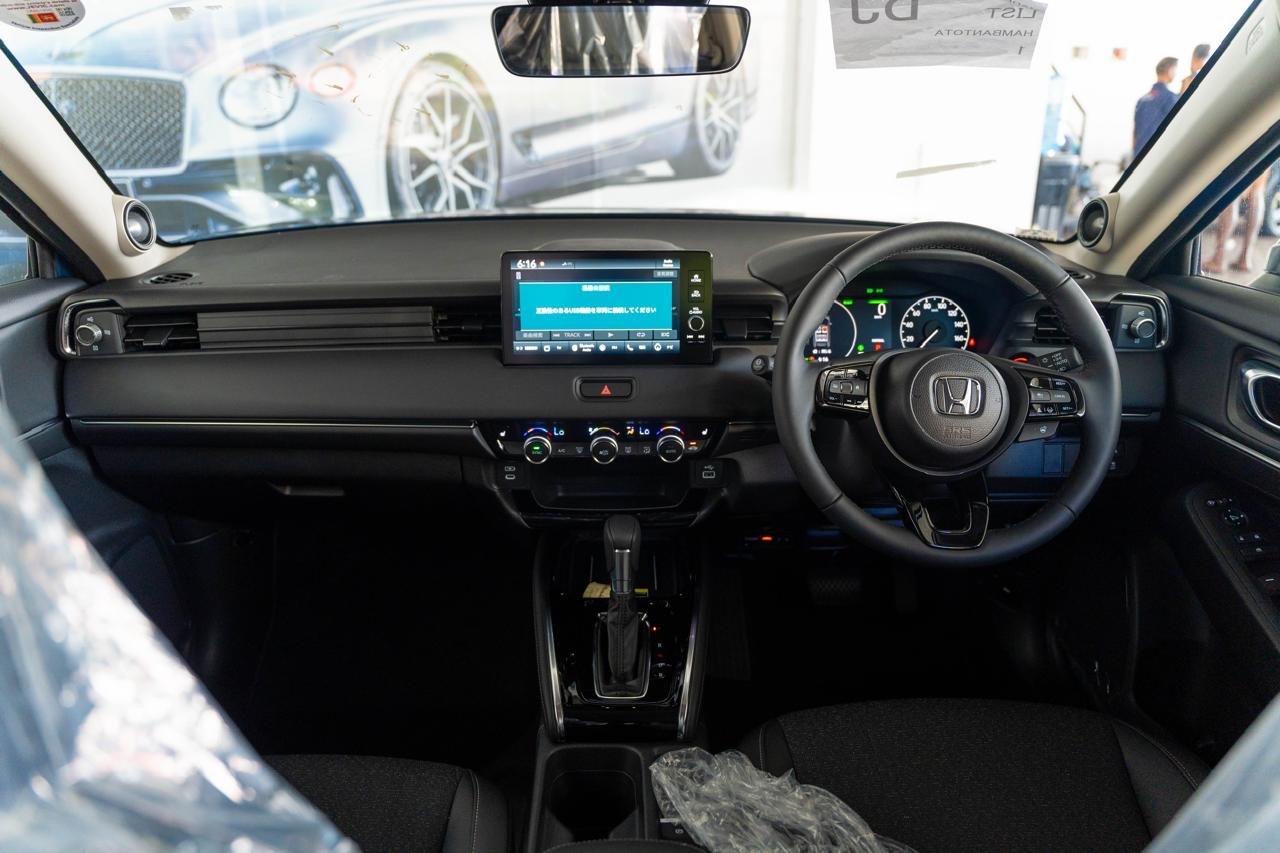 Honda Vezel Z Premium 10 Speaker 2025