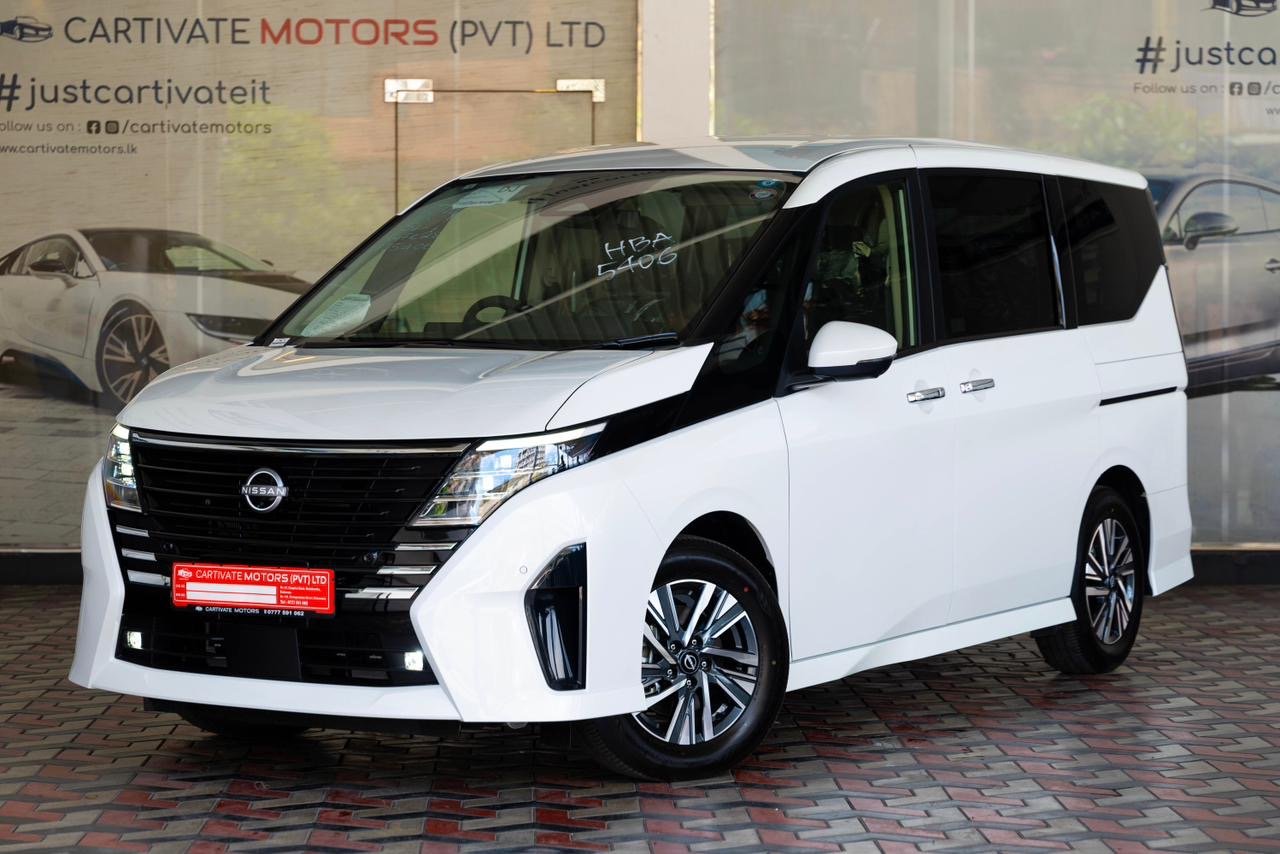 Nissan Serena e-POWER Star V 2025