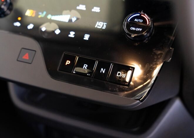 Nissan Serena e-POWER Star V 2025