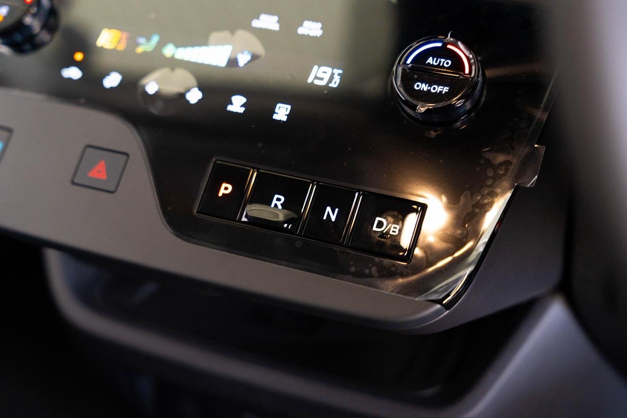 Nissan Serena e-POWER Star V 2025